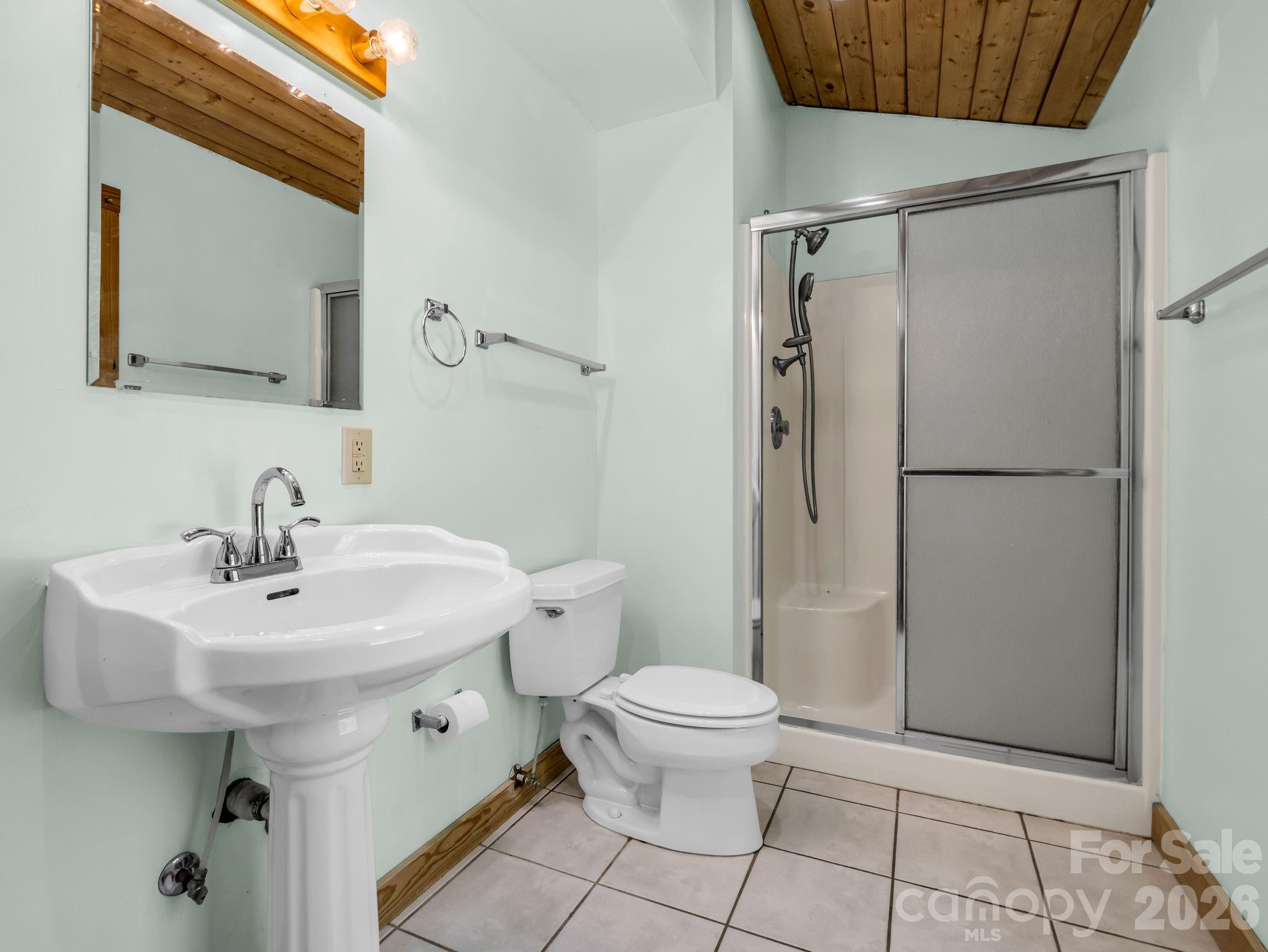 170 Old Mountain Pass Hendersonville NC 28792