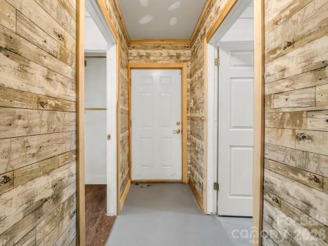 170 Old Mountain Pass Hendersonville NC 28792