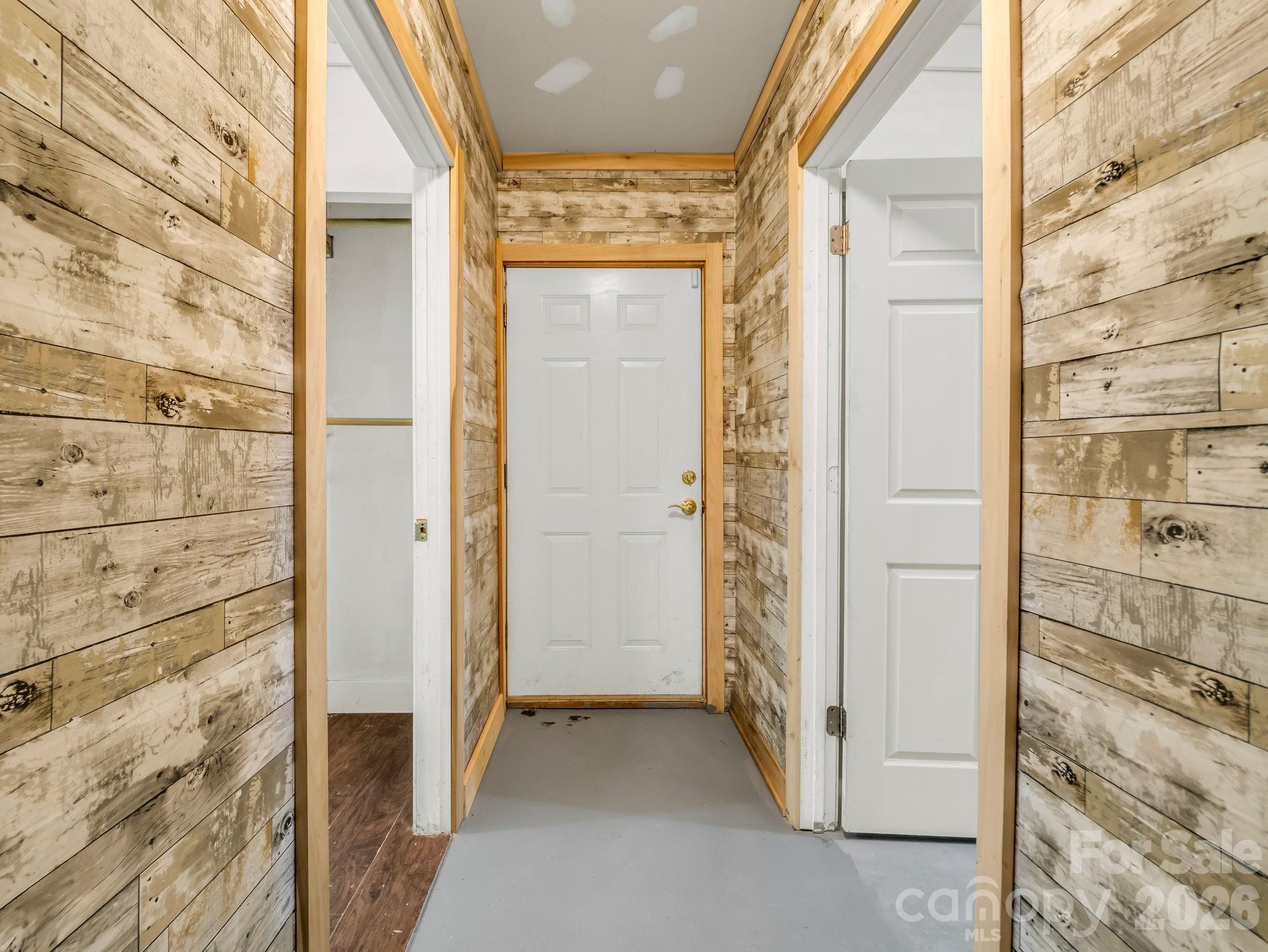 170 Old Mountain Pass Hendersonville NC 28792