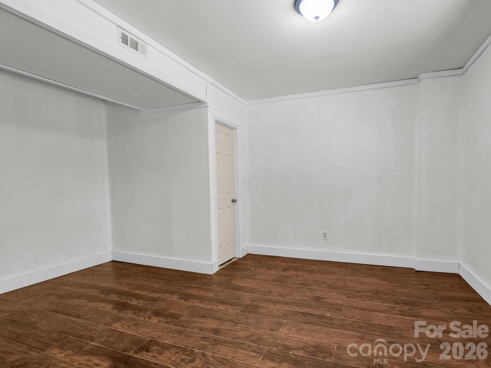 170 Old Mountain Pass Hendersonville NC 28792