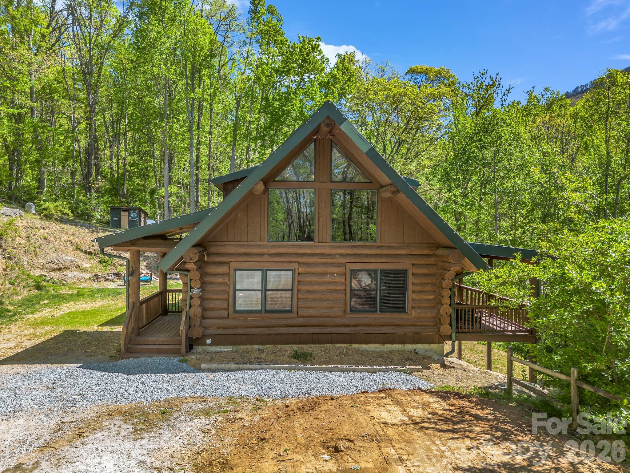 170 Old Mountain Pass Hendersonville NC 28792