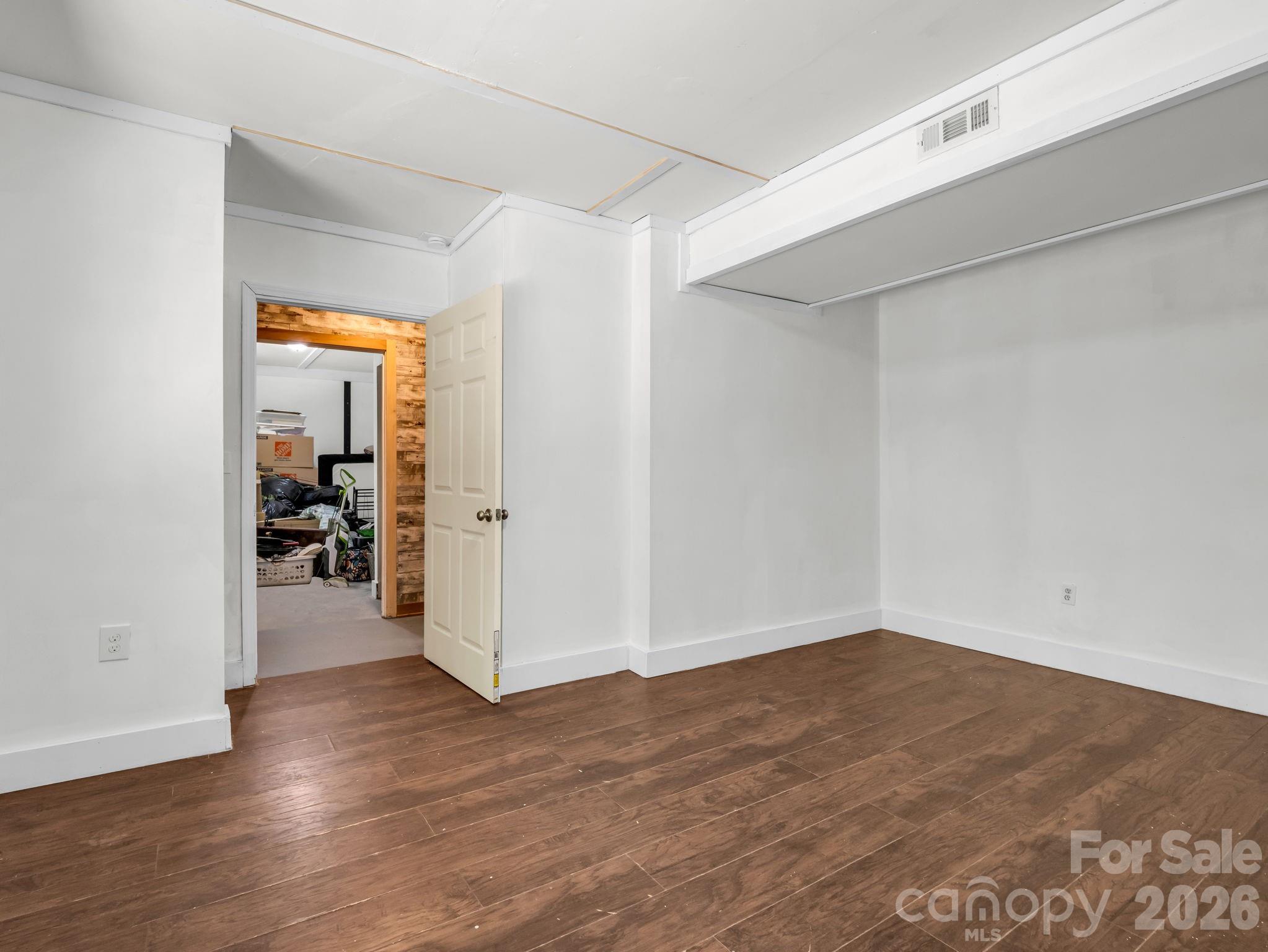 170 Old Mountain Pass Hendersonville NC 28792