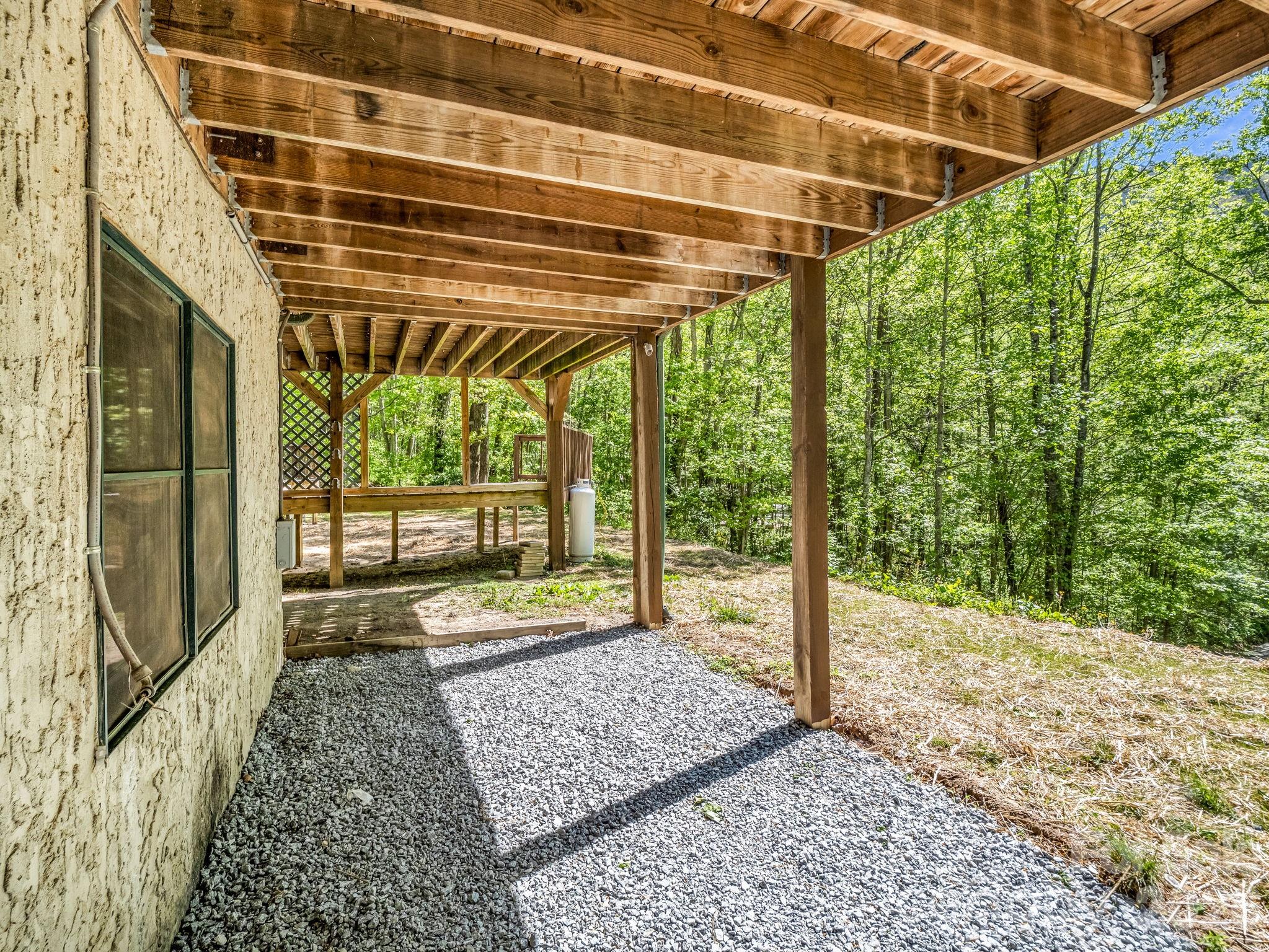 170 Old Mountain Pass Hendersonville NC 28792