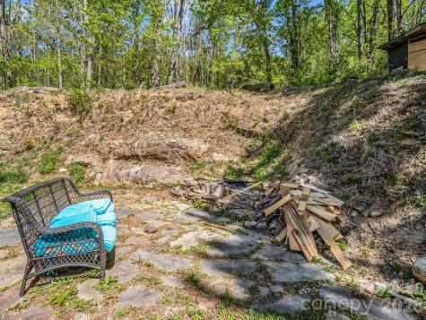 170 Old Mountain Pass Hendersonville NC 28792