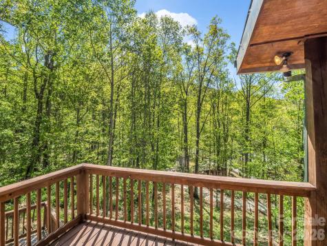 170 Old Mountain Pass Hendersonville NC 28792