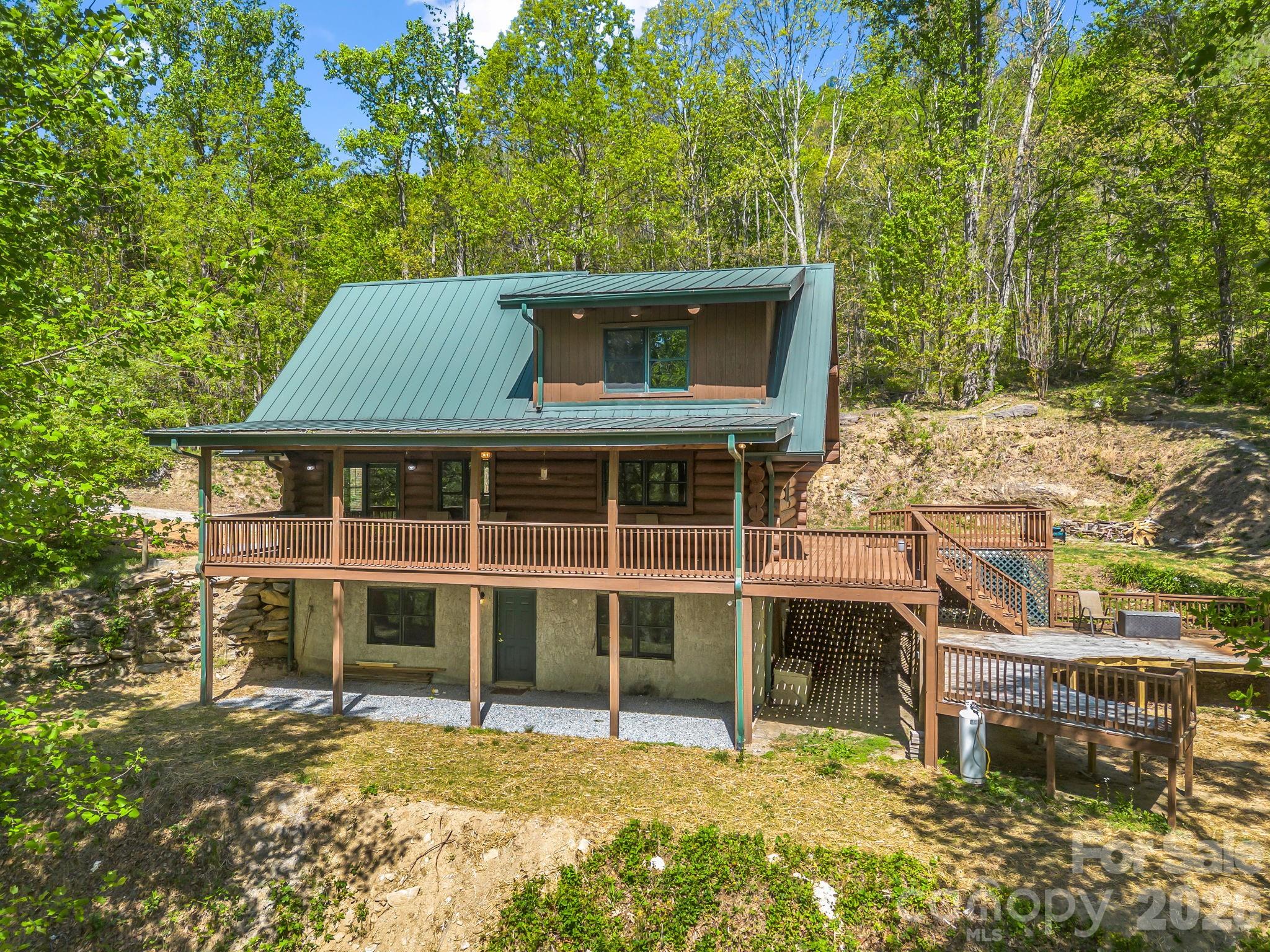 170 Old Mountain Pass Hendersonville NC 28792