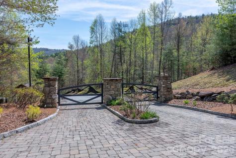 716 Peppervine Circle Brevard NC 28712