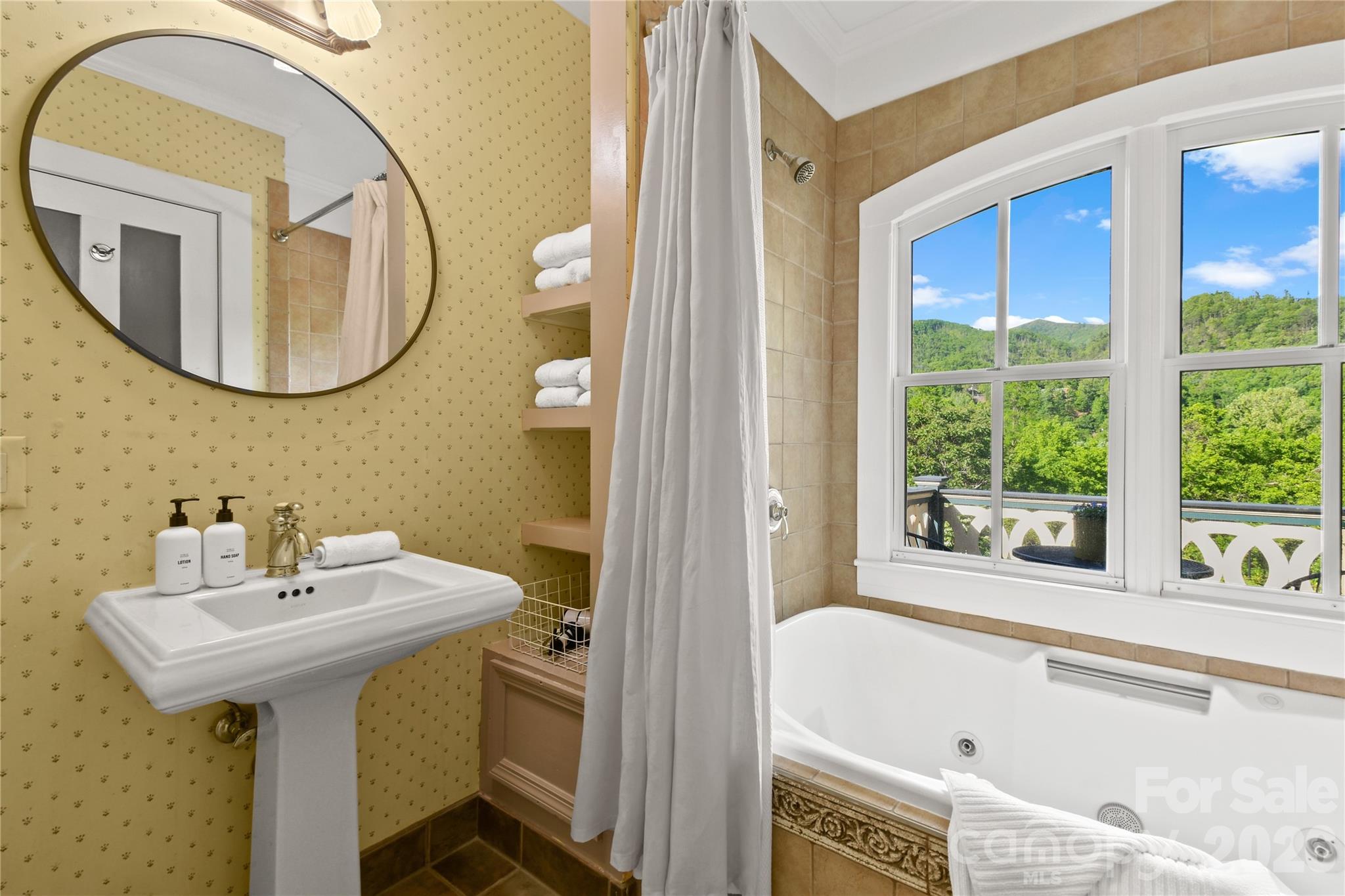204 Lawson Street Hot Springs NC 28743
