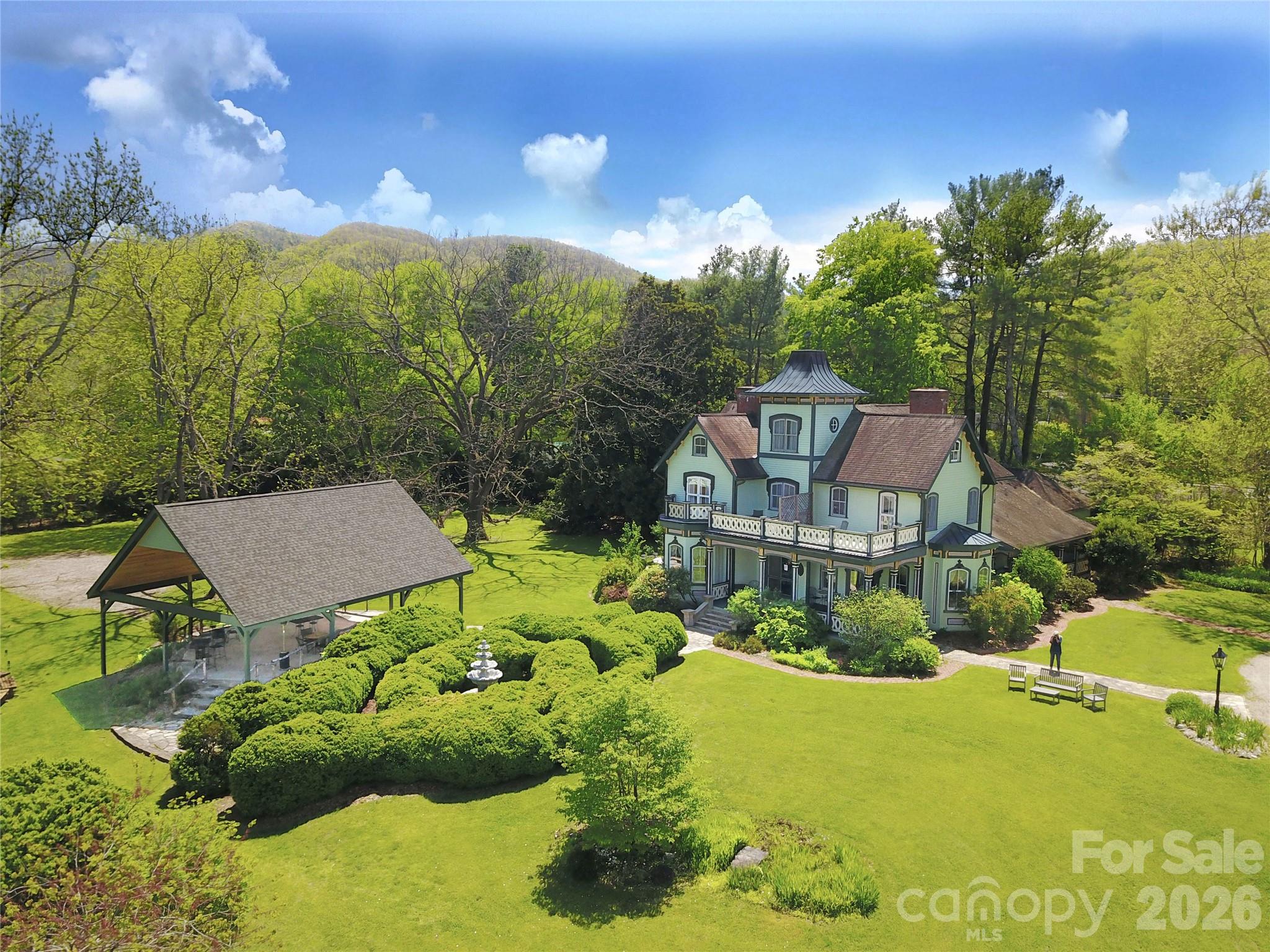 204 Lawson Street Hot Springs NC 28743
