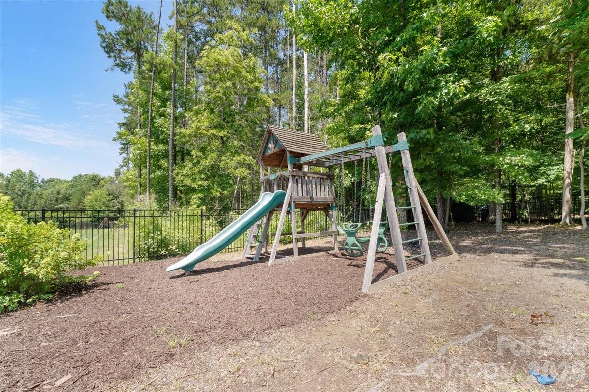 1906 Pensco Pond Court Waxhaw NC 28173