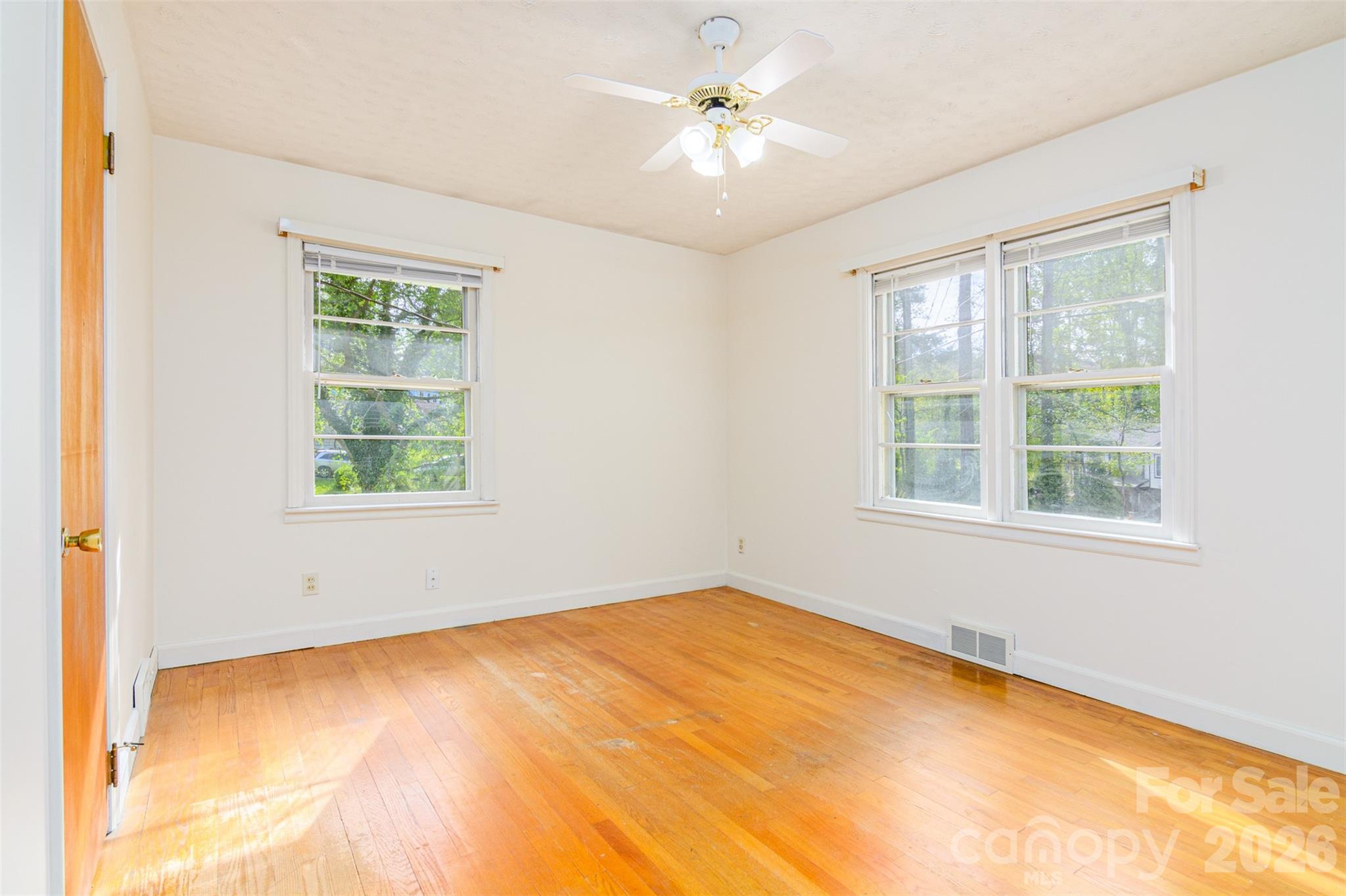 261 Cedar Lane Arden NC 28704