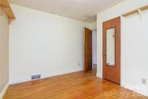261 Cedar Lane Arden NC 28704