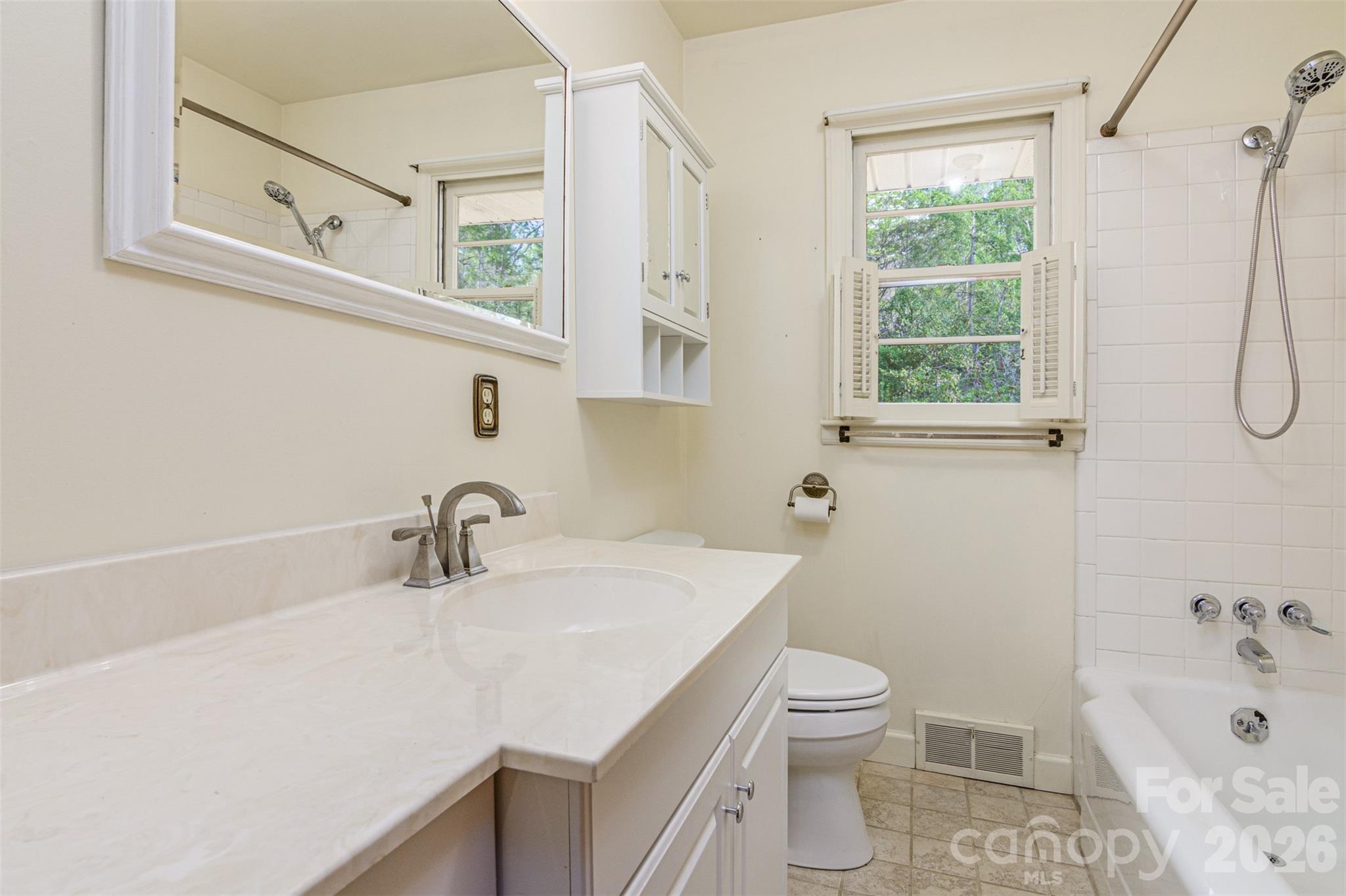 261 Cedar Lane Arden NC 28704