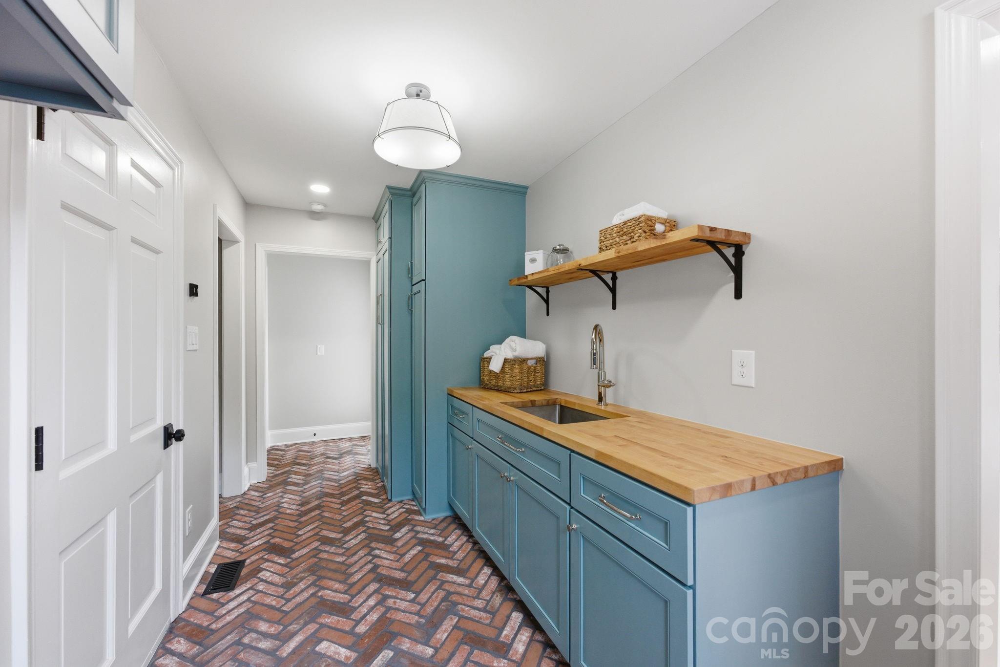 315 S Main Street Davidson NC 28036