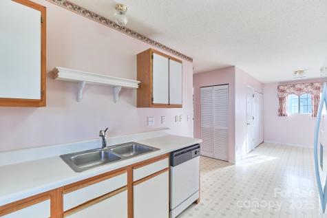 2625 Stratford Lake Road Winston Salem NC 27103