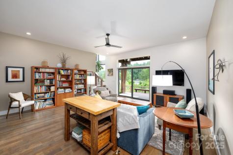 34 River Run Asheville NC 28804