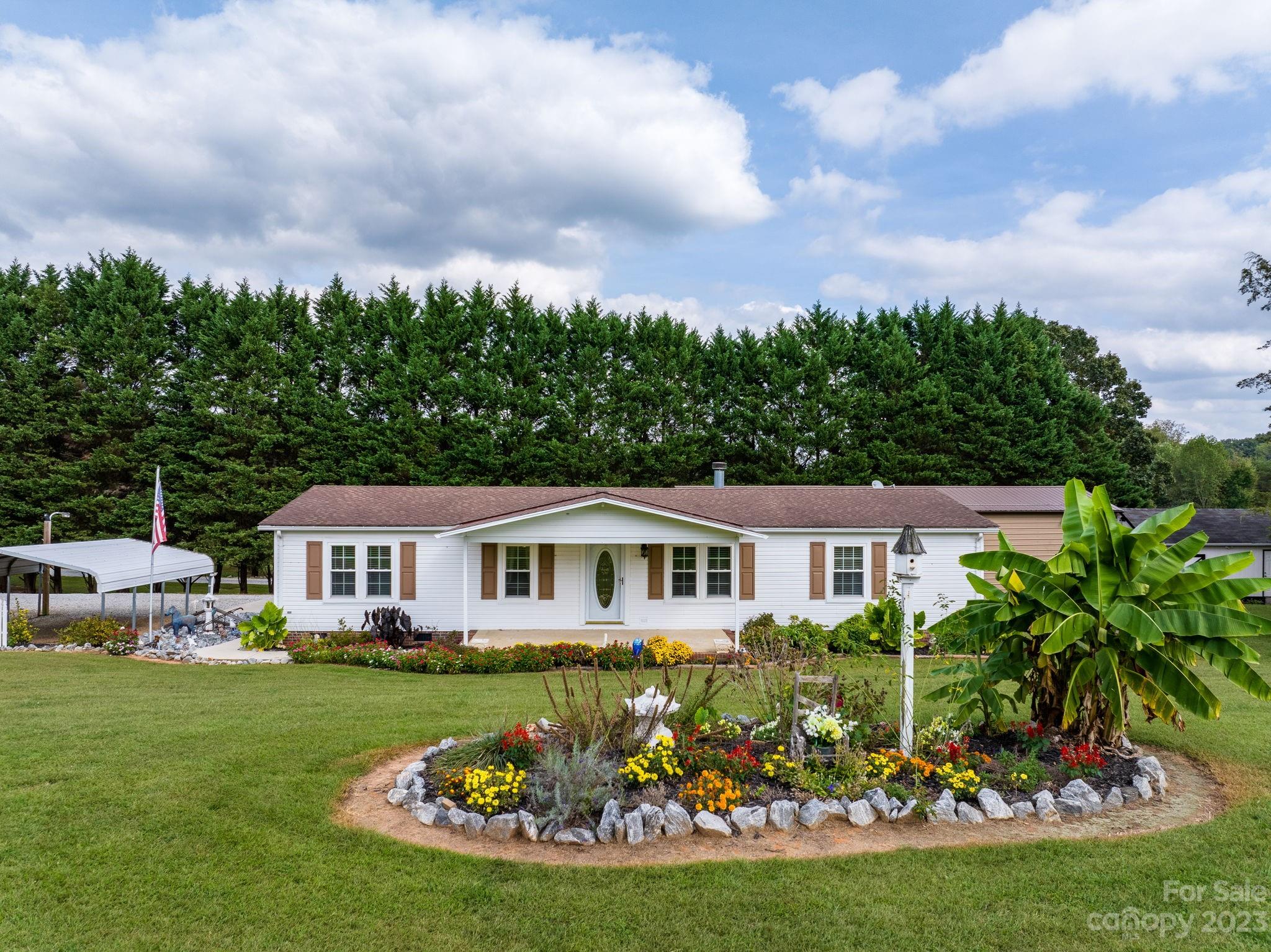 22 Sun Valley Lane Taylorsville NC 28681
