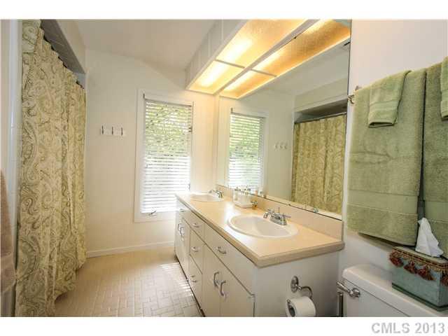 3313 Ravencliff Drive Charlotte NC 28226