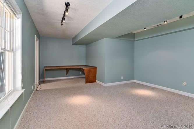 27 Hawk View Drive Asheville NC 28804
