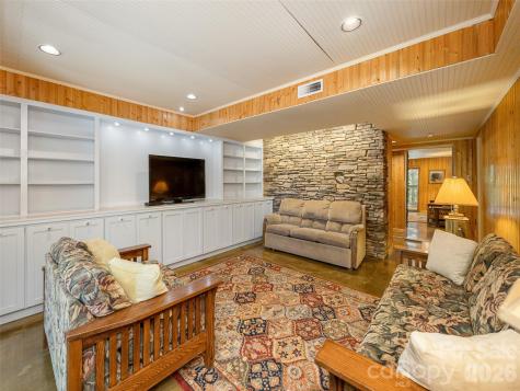 142 Sequoyah Hills Drive Fletcher NC 28732
