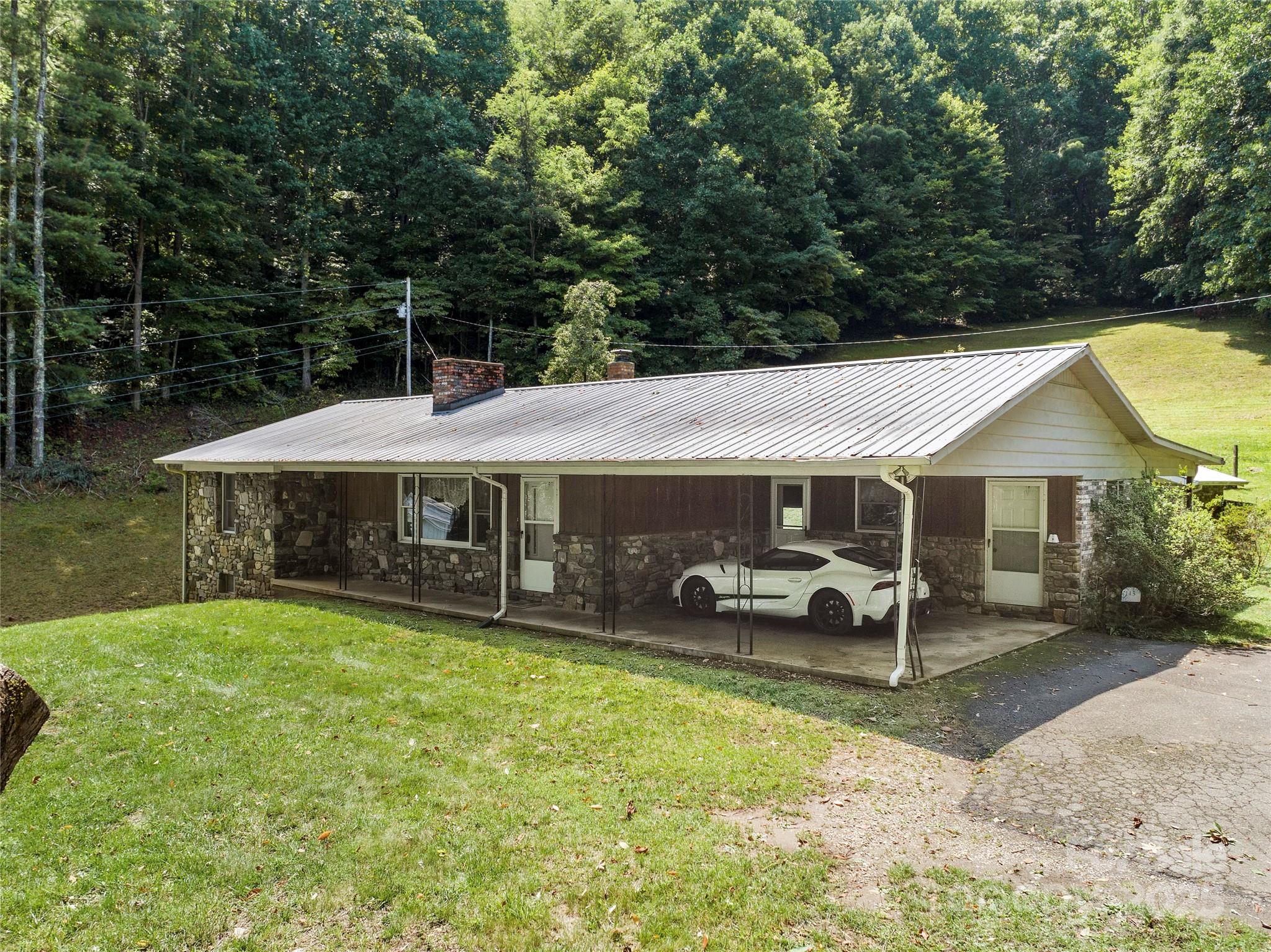 145 Appalachian Drive Burnsville NC 28714