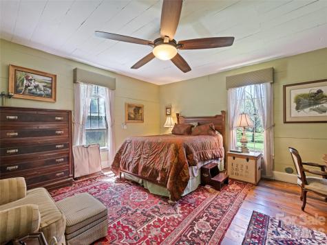 647 Indian Springs Road Clyde NC 28721