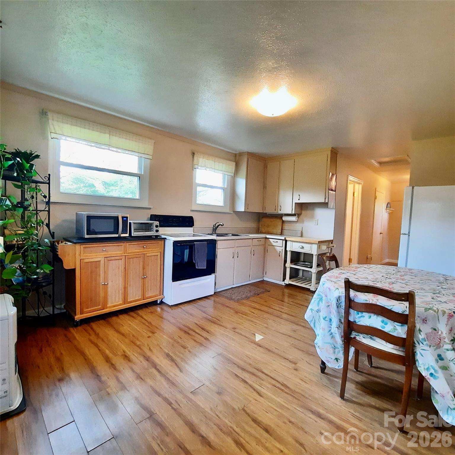 604 Substation Street Hendersonville NC 28792