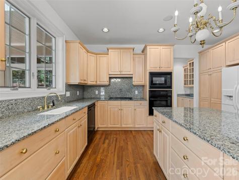 3 Fir Tree Lane Asheville NC 28803