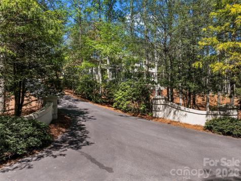 3 Fir Tree Lane Asheville NC 28803