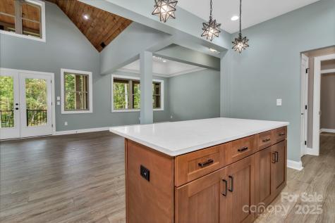 926 Settlers Trail Mars Hill NC 28754
