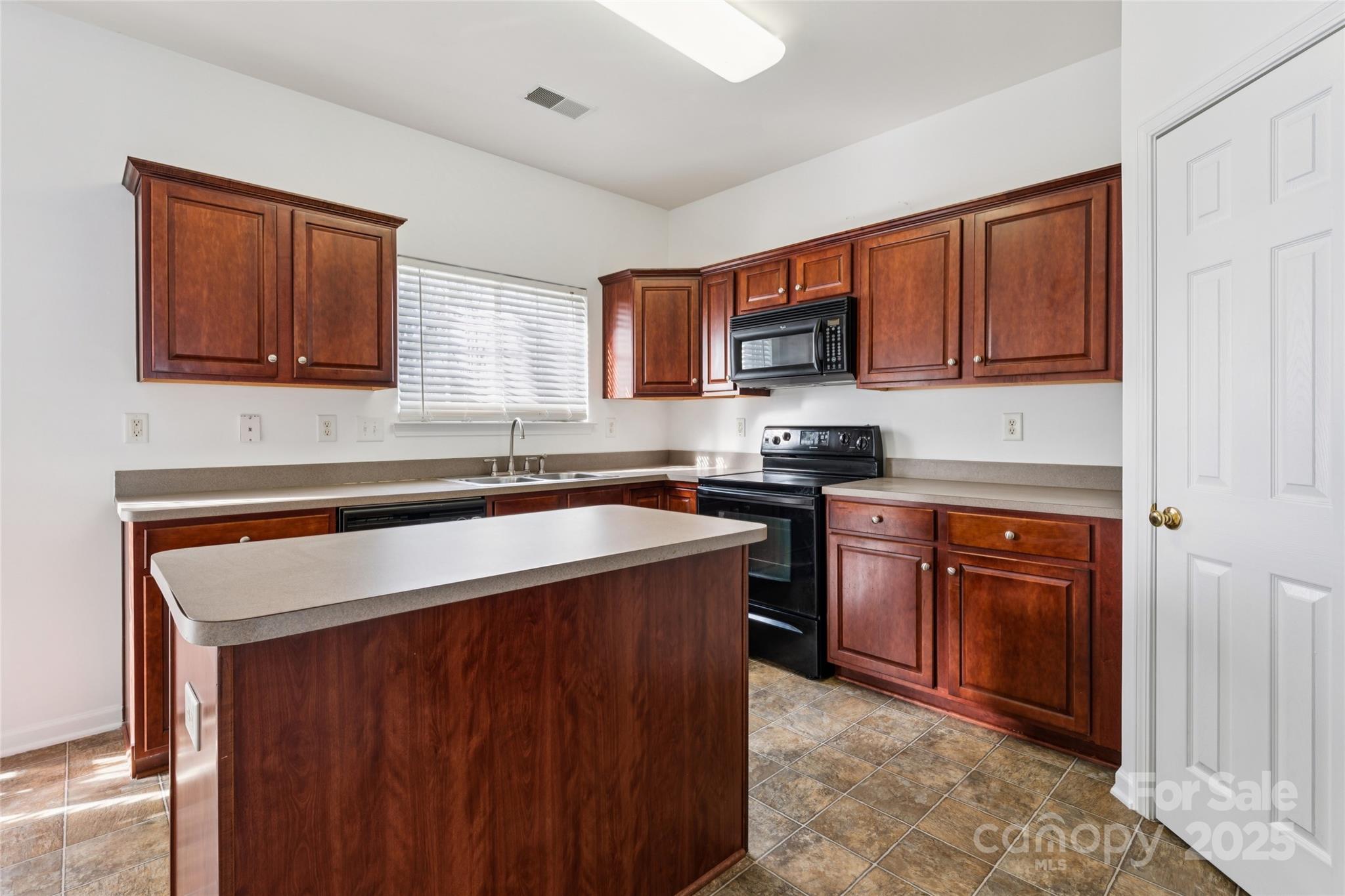 10032 Treeside Lane Matthews NC 28105