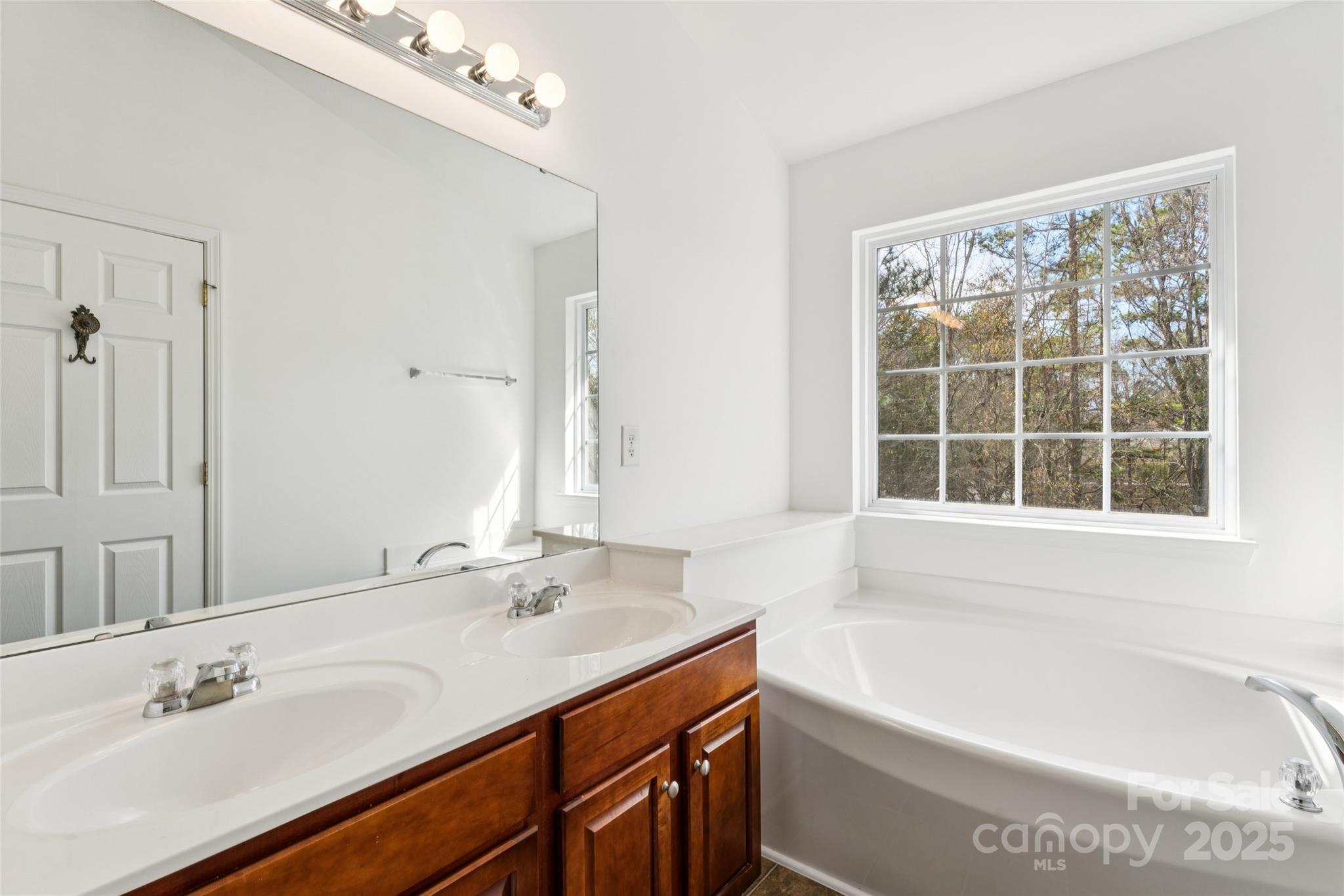 10032 Treeside Lane Matthews NC 28105