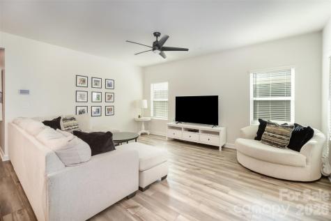 4424 Bright Road Charlotte NC 28214