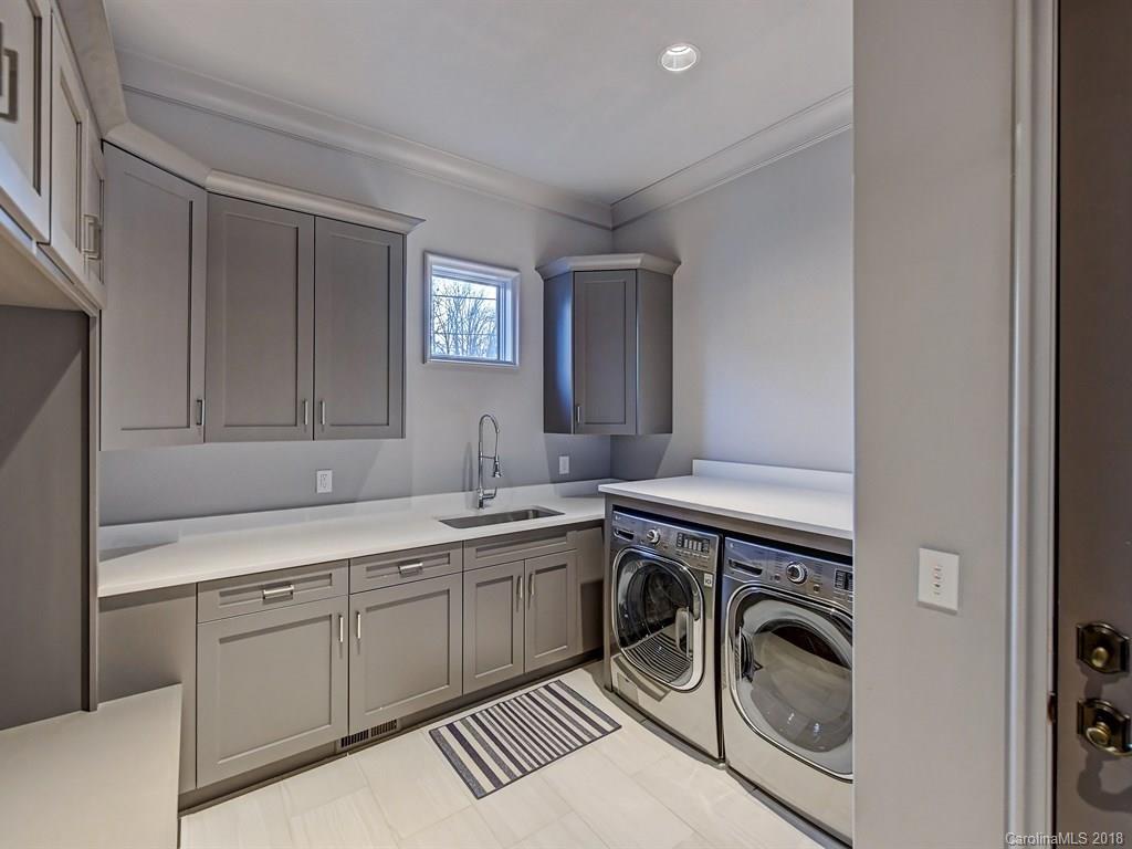 5924 Saint John Lane Charlotte NC 28210