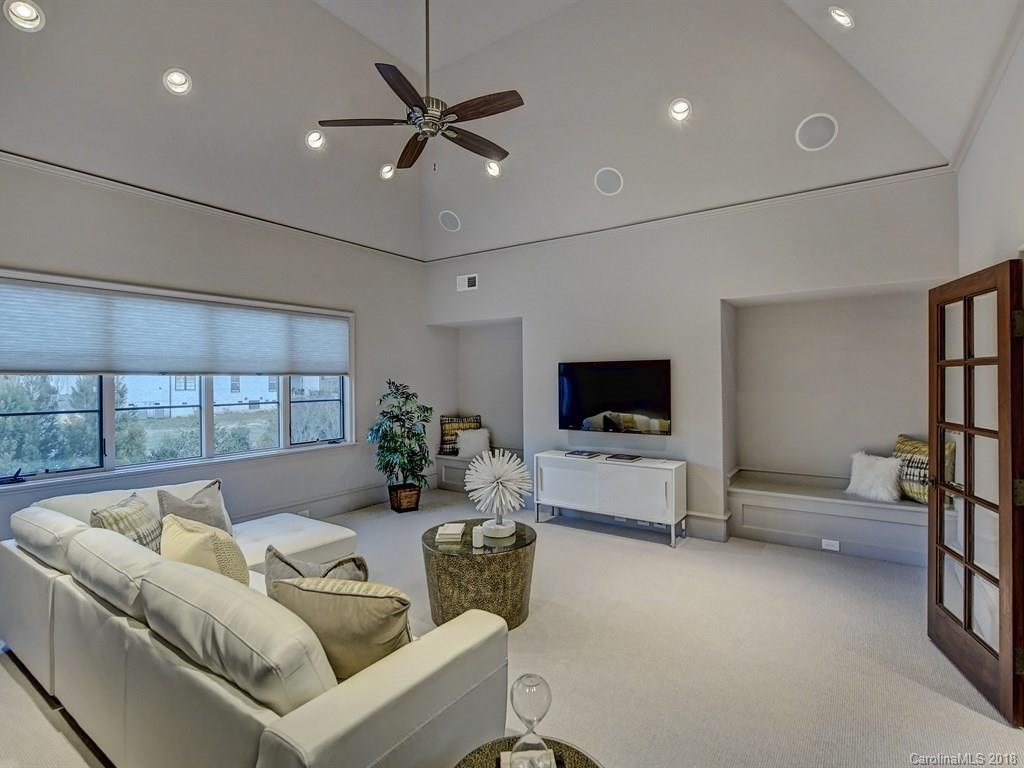 5924 Saint John Lane Charlotte NC 28210