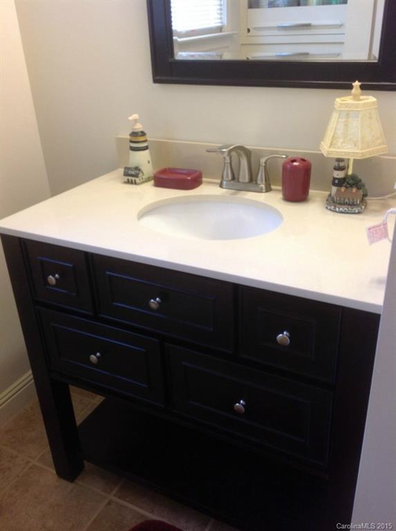3700 Tipperary Place Charlotte NC 28215