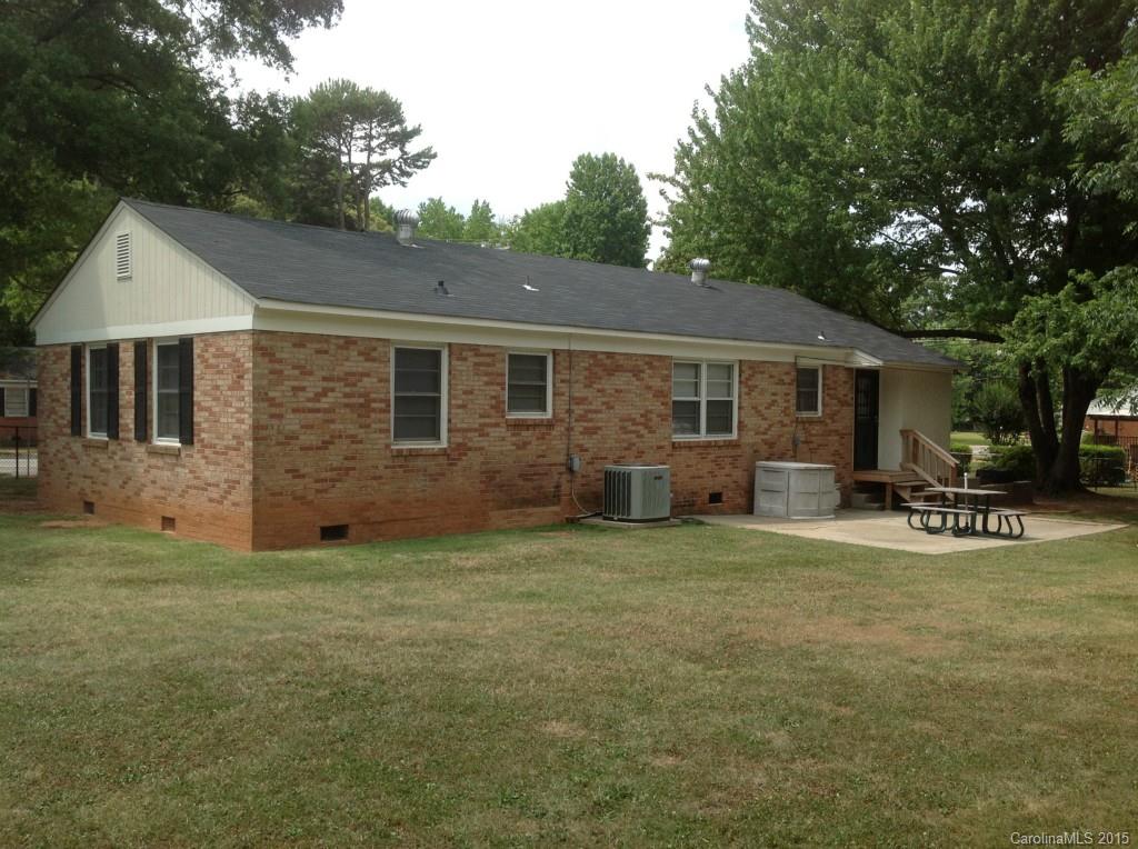 3700 Tipperary Place Charlotte NC 28215