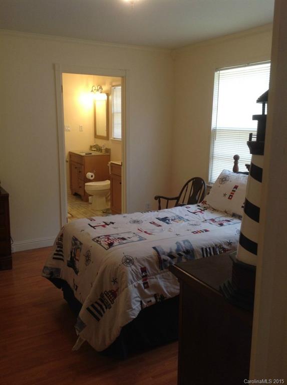 3700 Tipperary Place Charlotte NC 28215