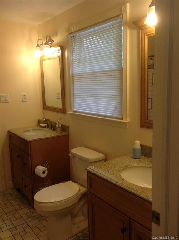 3700 Tipperary Place Charlotte NC 28215