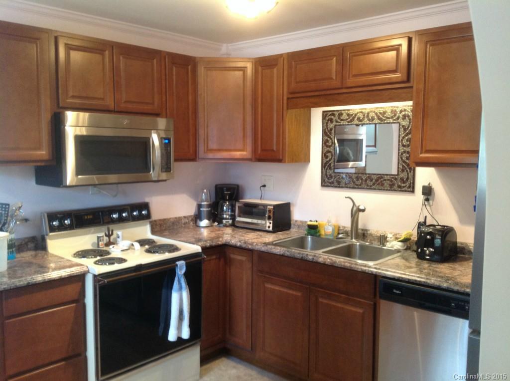 3700 Tipperary Place Charlotte NC 28215