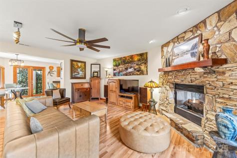 336 Berry Lane Bryson City NC 28713
