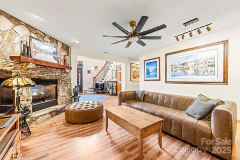 336 Berry Lane Bryson City NC 28713