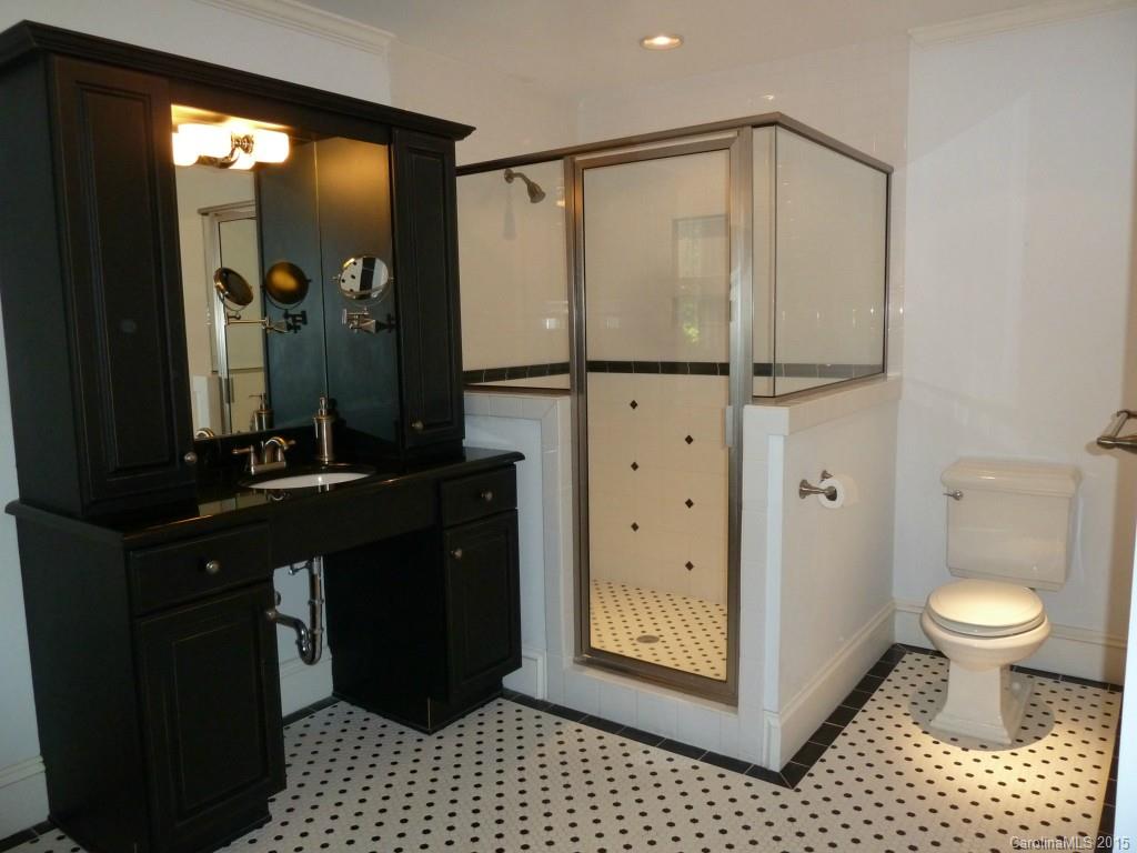 2022 Dartmouth Place Charlotte NC 28207