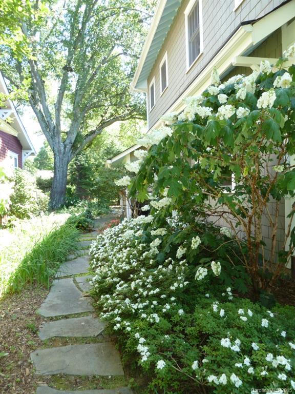2022 Dartmouth Place Charlotte NC 28207