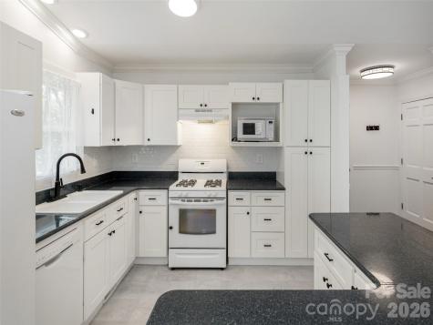 40 Fieldcrest Road Arden NC 28704