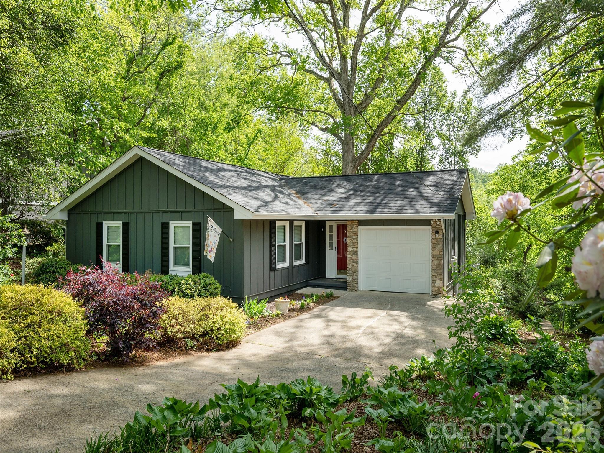 40 Fieldcrest Road Arden NC 28704