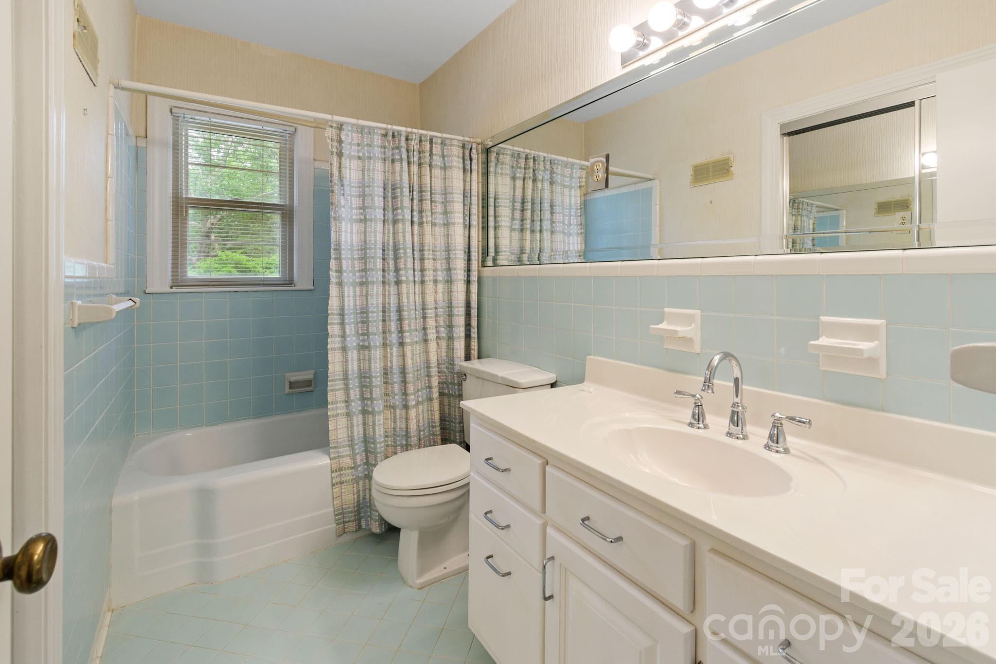 4215 Chelmsford Road Charlotte NC 28211