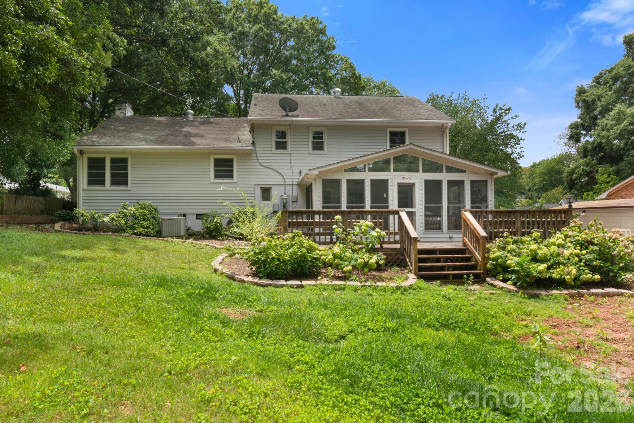 4215 Chelmsford Road Charlotte NC 28211