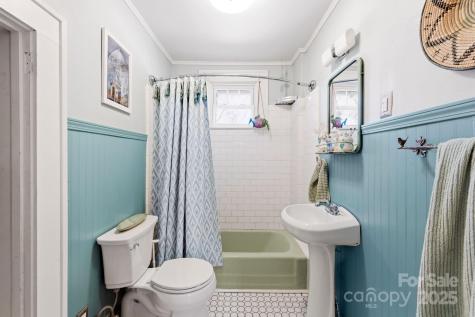 32 Florida Place Asheville NC 28806