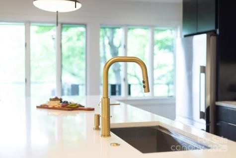 181 Lakeshore Drive Asheville NC 28804